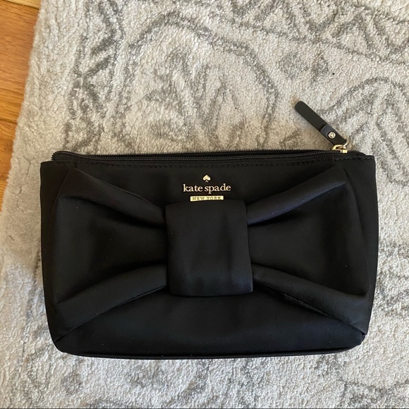 kate spade Handbags - Like new Kate spade clutch case